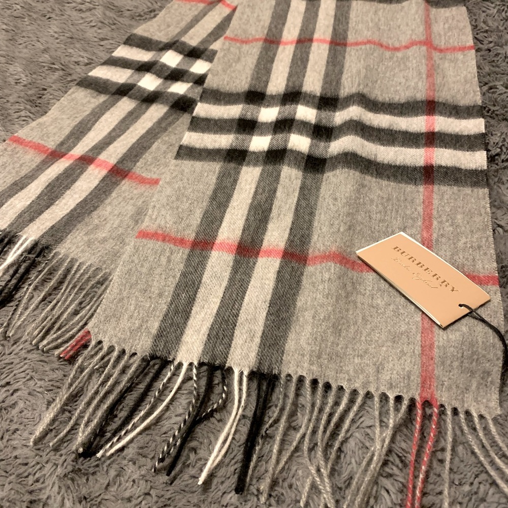 Burberry Cashmere Scarf Stocking Stuffer Gray Red